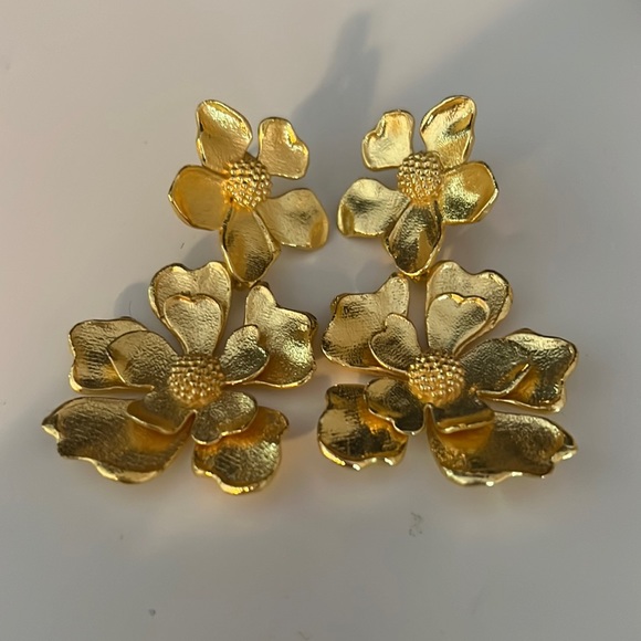 Lisi Lerch Jewelry - Lisi Lerch Flower Earrings